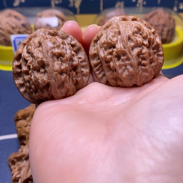 把件文玩核桃三角白