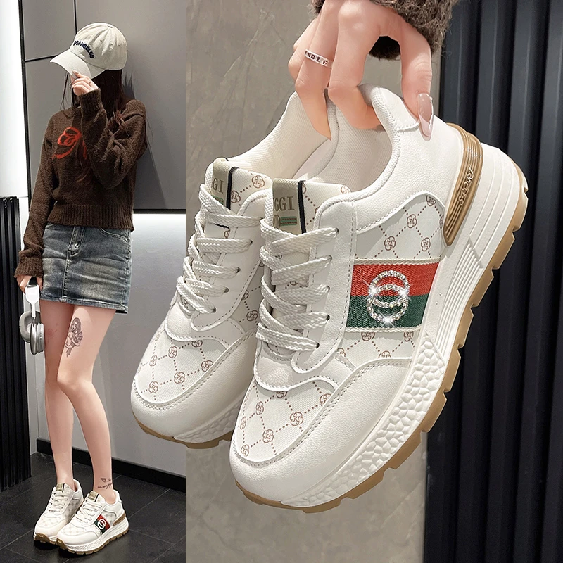 2025时尚烫钻小香风复古女鞋厚底百搭休闲鞋运动鞋厚底