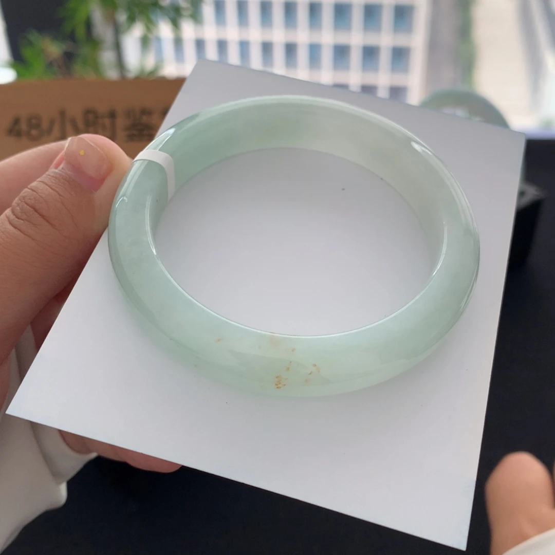 翡翠手镯未镶嵌手镯