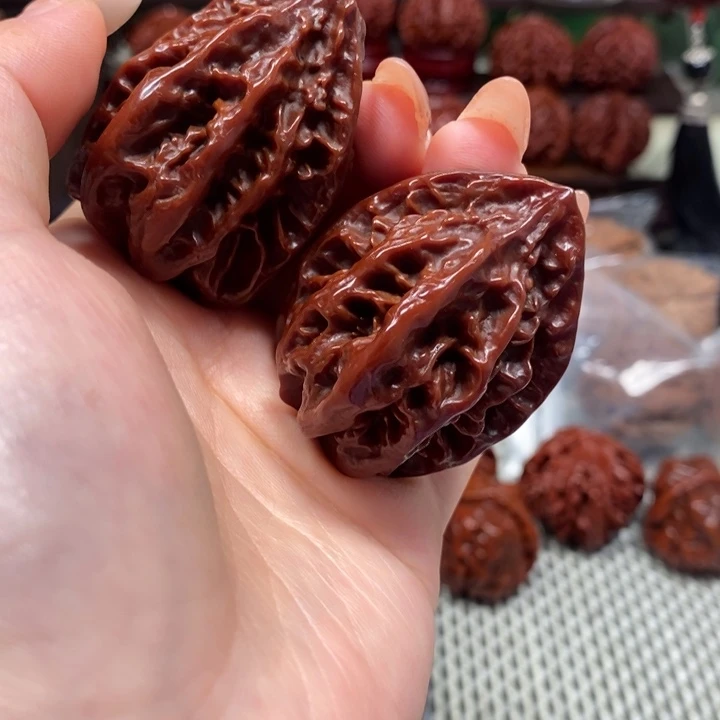 宝***视吊坠文玩核桃秋子