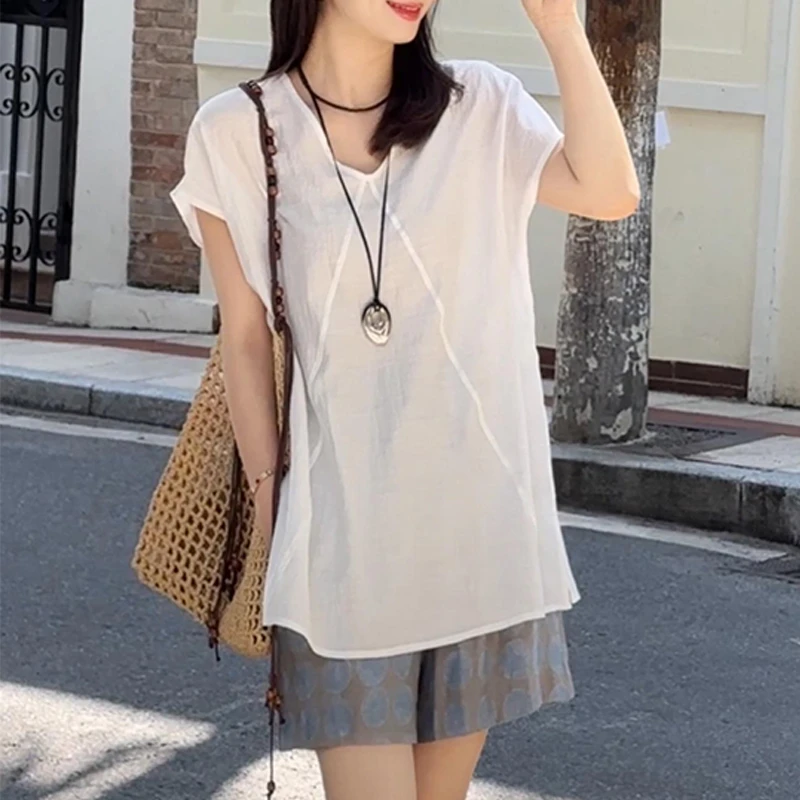 简约百搭白色V领短袖衬衫2025夏季新款小众女装宽松显瘦体恤上衣