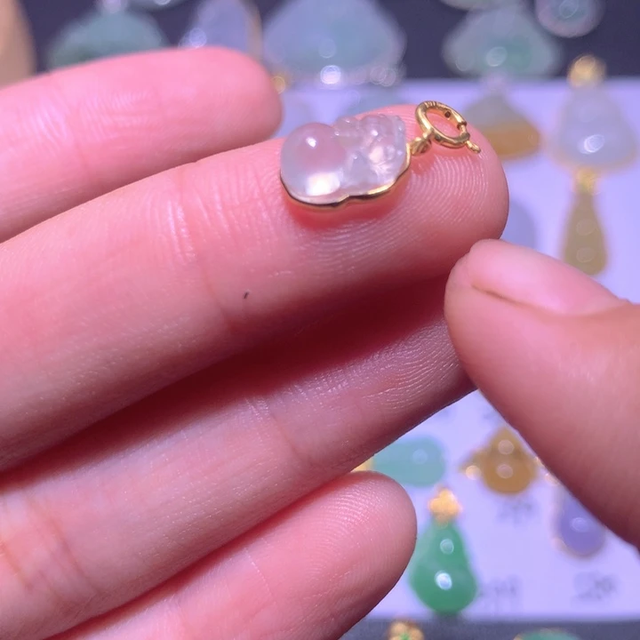 颈饰18K金镶嵌翡翠用****5翡翠