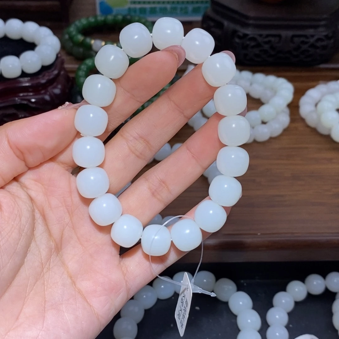 手串未镶嵌和田玉卡12