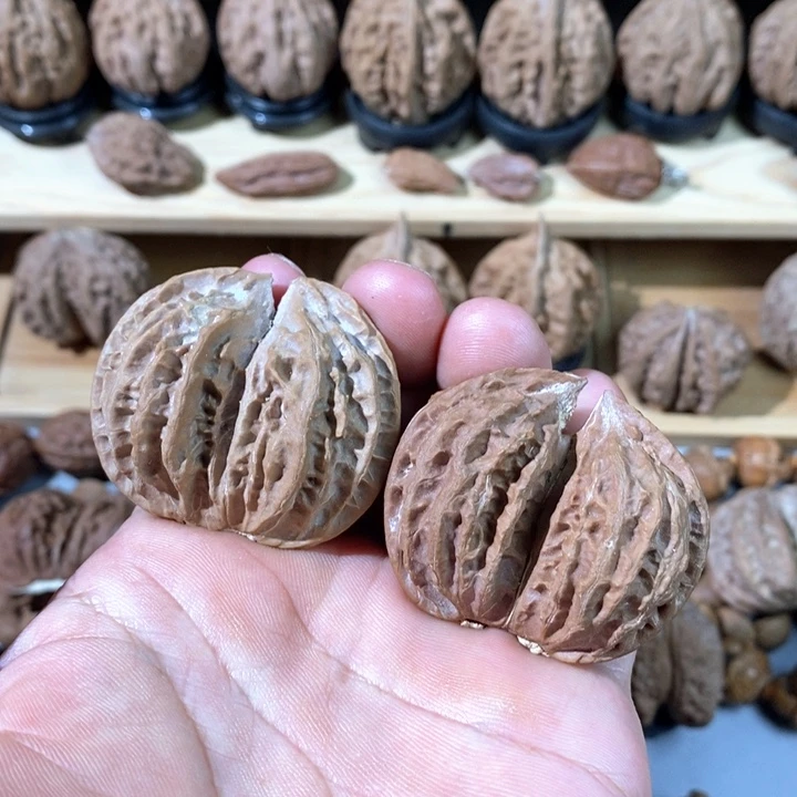 文玩核桃把件瑕疵连体对