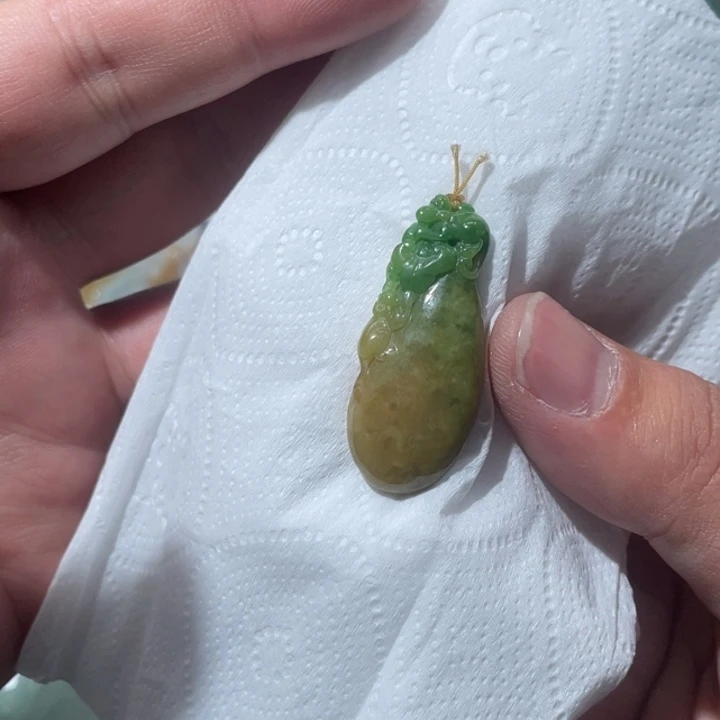 翡翠颈饰未镶嵌天然