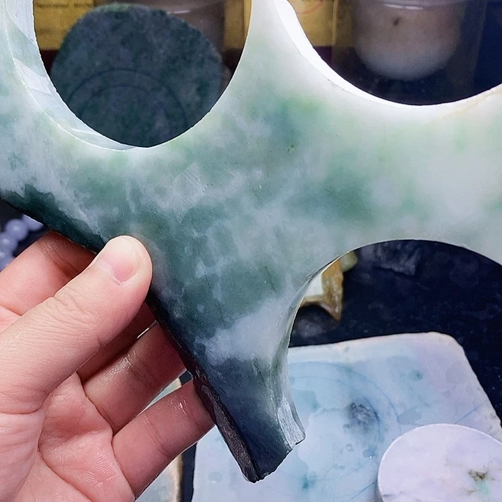 翡翠未镶嵌颈饰毛料21