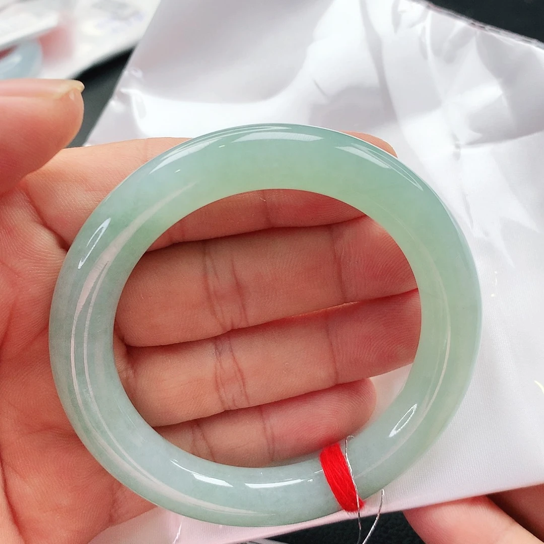 翡翠手镯未镶嵌天然翡翠手镯