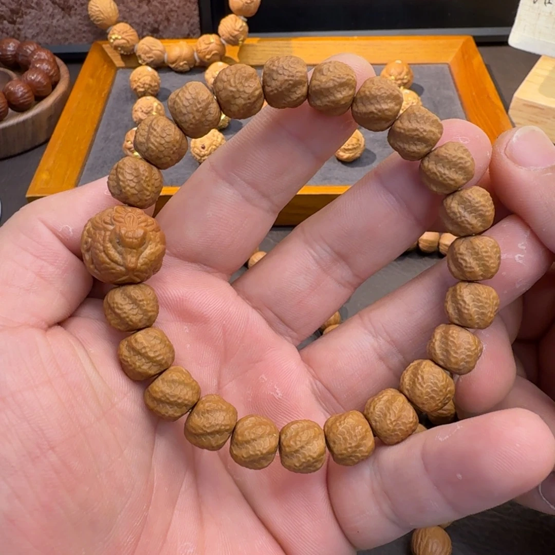 贝***塔吊坠猴头核桃灵蛇全品无瑕疵