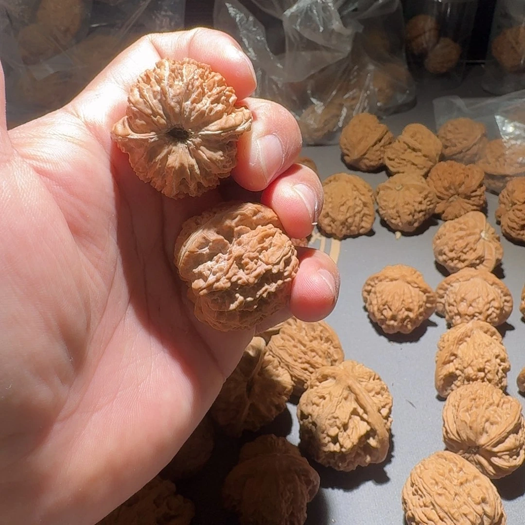 晴****文玩核桃把件137狮子头