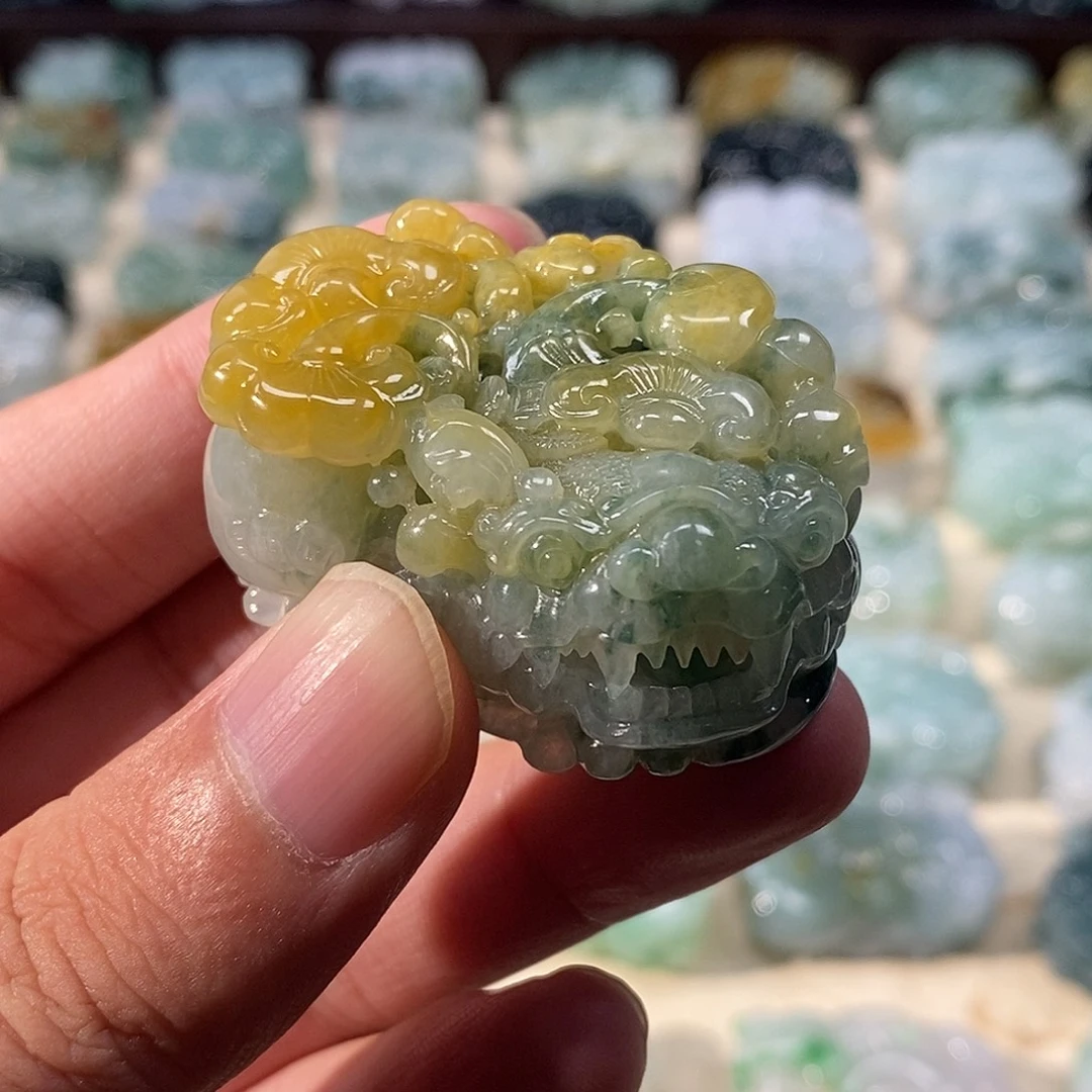 捣***鬼翡翠未镶嵌颈饰貔貅