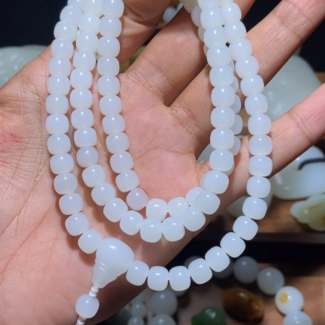 逝***痕和田玉未镶嵌颈饰