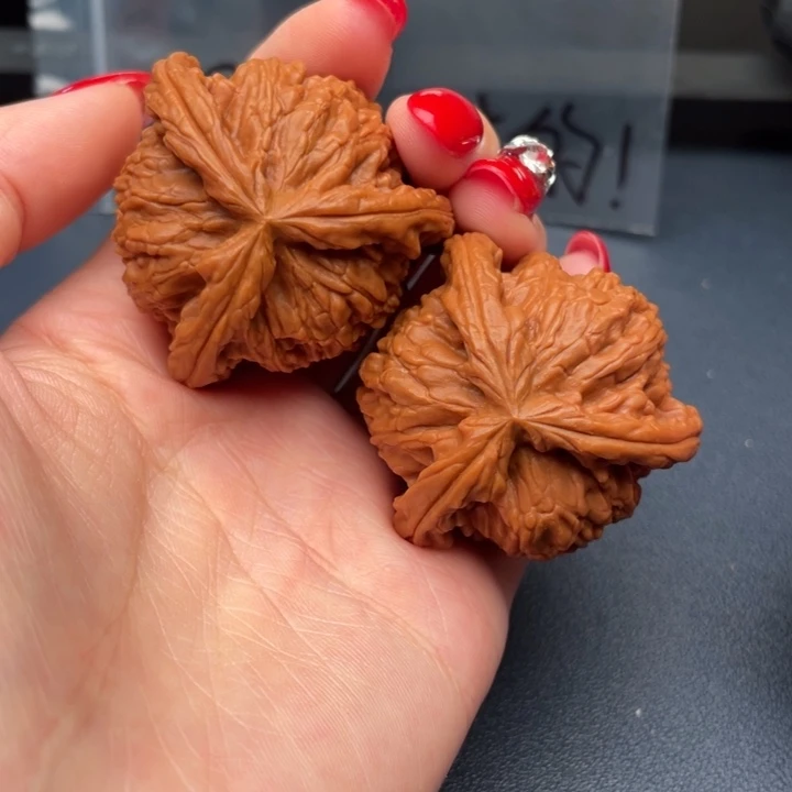 八***诫吊坠文玩核桃白狮子