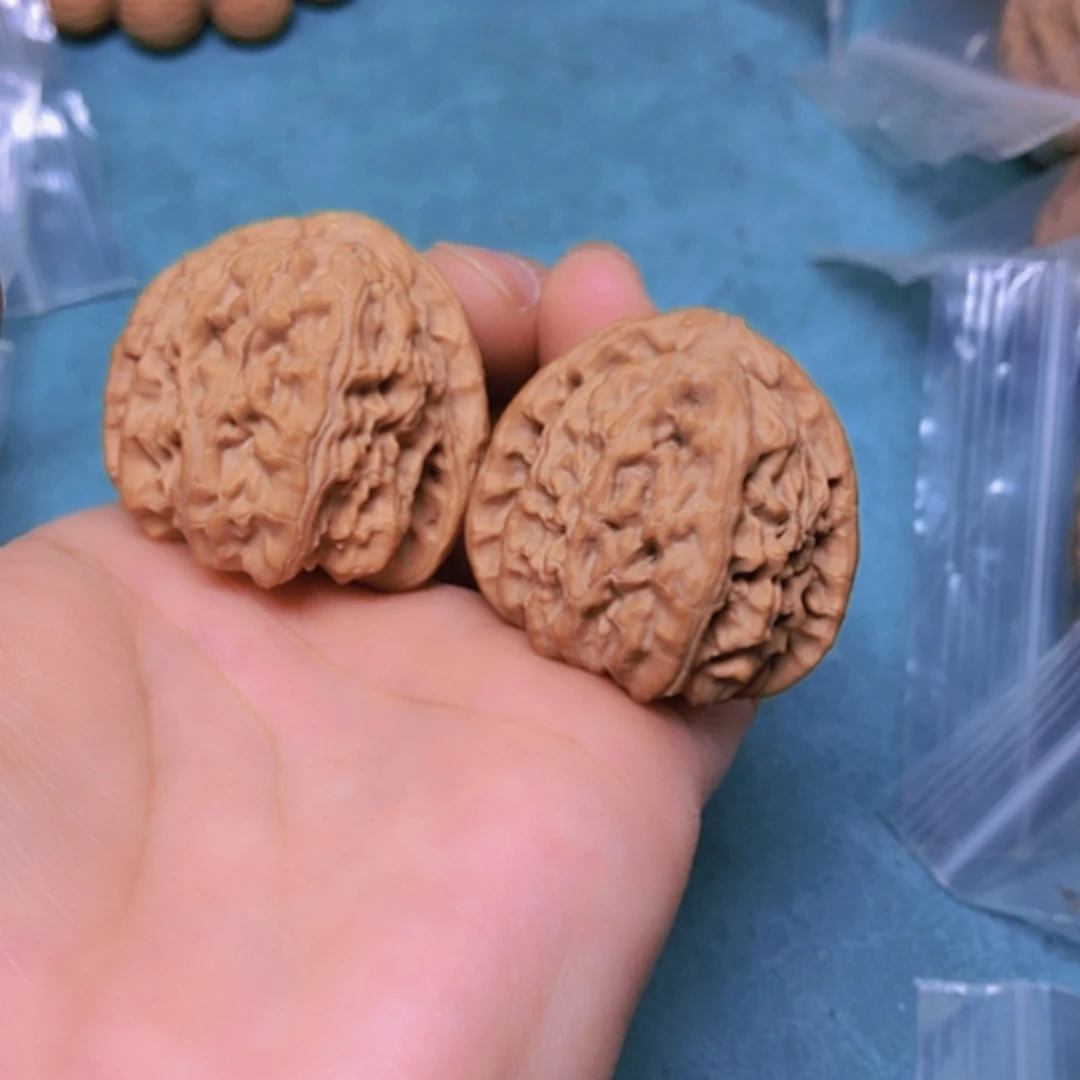 【闪购商品】把件核桃36白狮子修尖