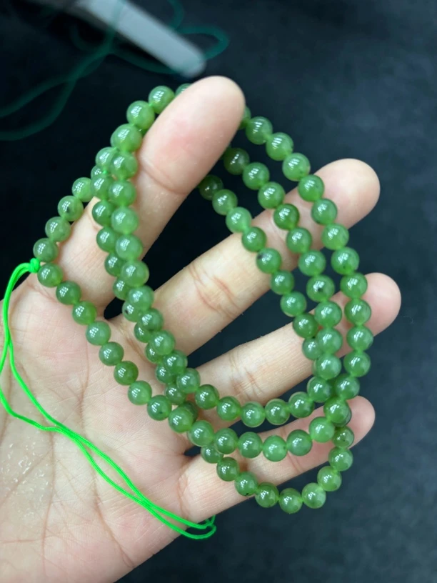 和田玉碧玉项链有黑点