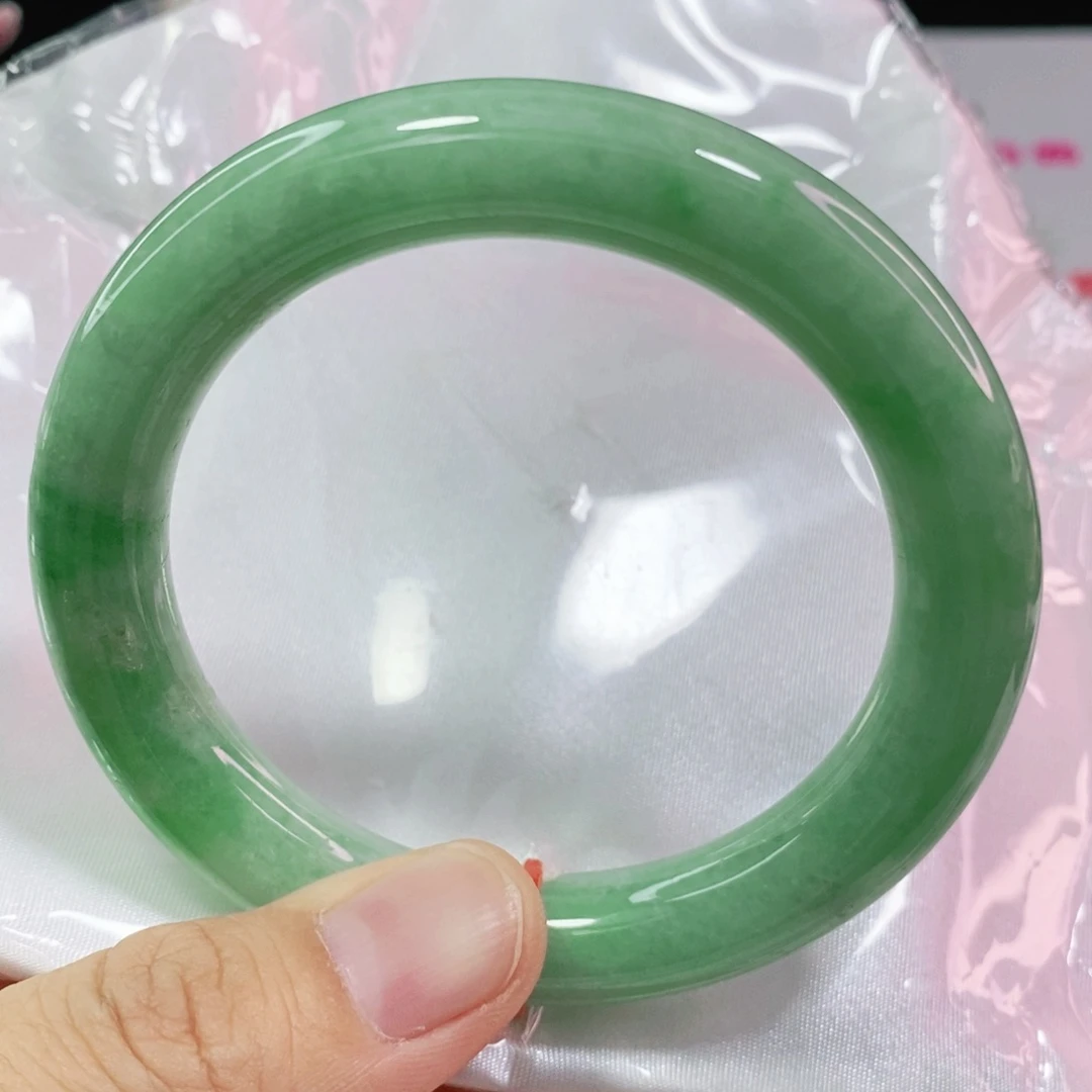 翡翠手镯未镶嵌565656圈口圆条