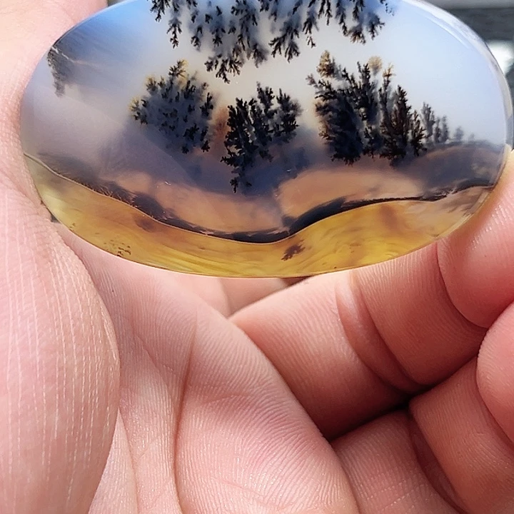 鸿***照玛瑙/玉髓未镶嵌珠宝半成品