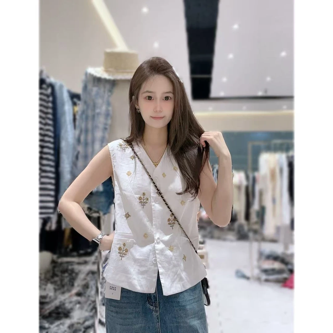 【三懿服饰】韩系甜美减龄刺绣无袖背心2025宽松百搭显瘦2252