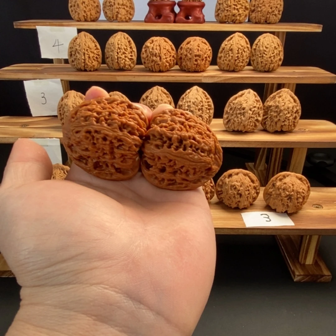 桃核把件南疆石拉丝纹尺寸42