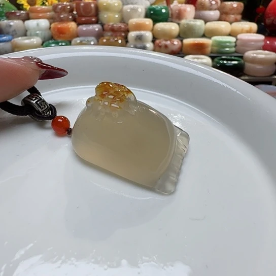 玛瑙/玉髓颈饰未镶嵌花****天