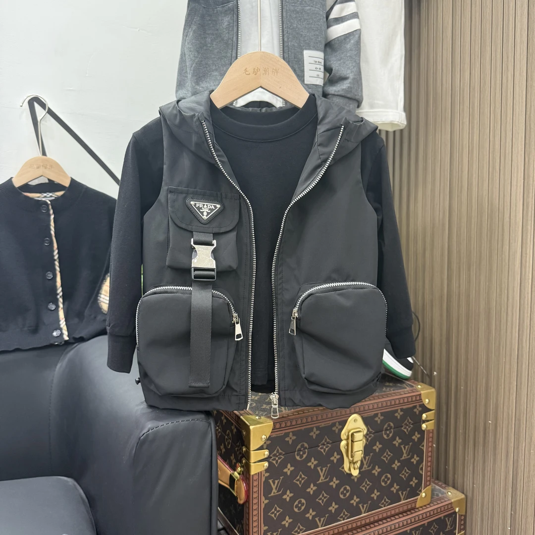 儿童马甲外穿新款宝宝工装秋季男童背心外套男孩儿童坎肩连帽薄款