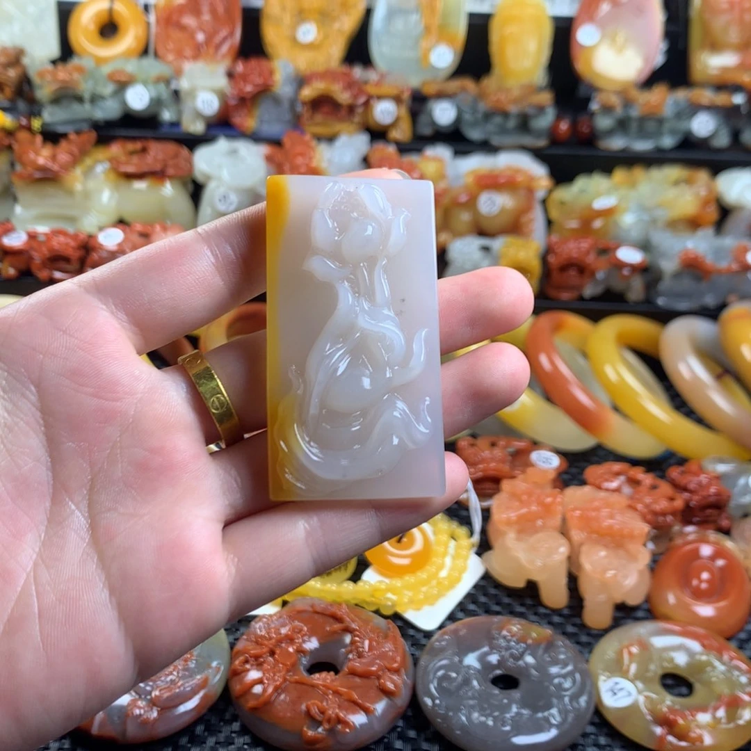 石英质玉（黄龙玉）未镶嵌挂件