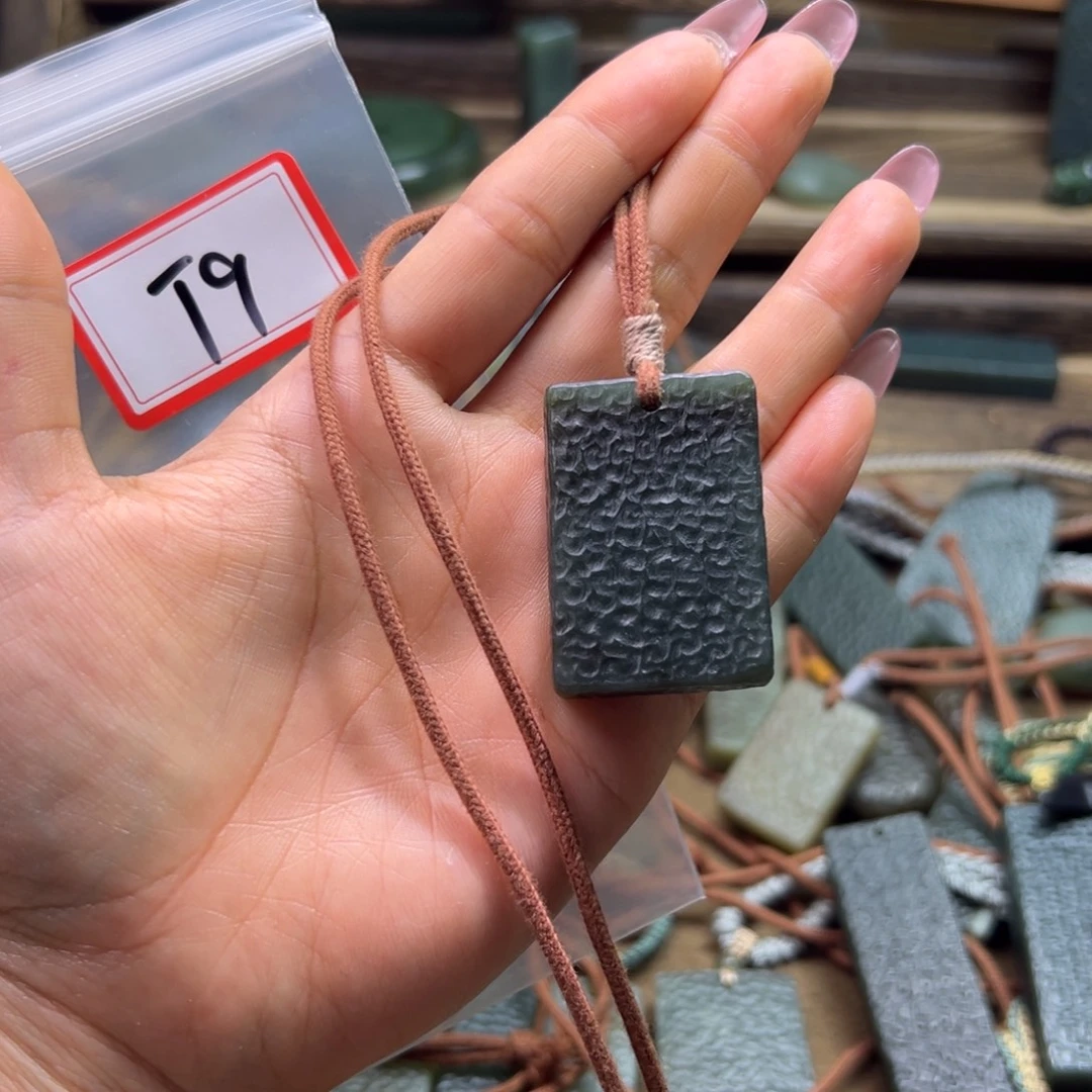 和田玉（糖玉）未镶嵌颈饰