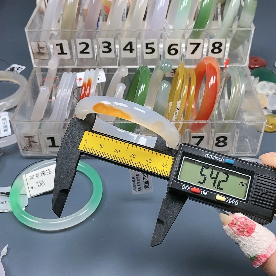 玛瑙/玉髓手镯未镶嵌36