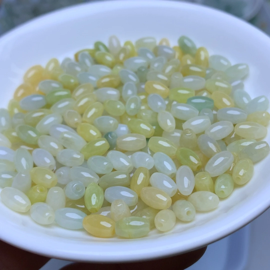 散珠翡翠卡4.7乘7.4冰黄米珠50个