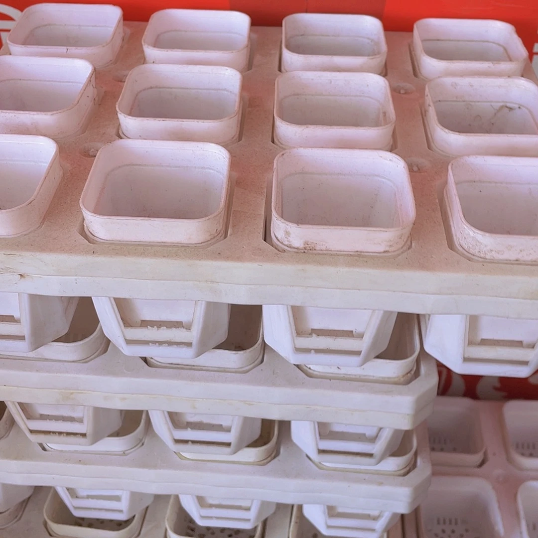 口径5公分白方盆24个送托架