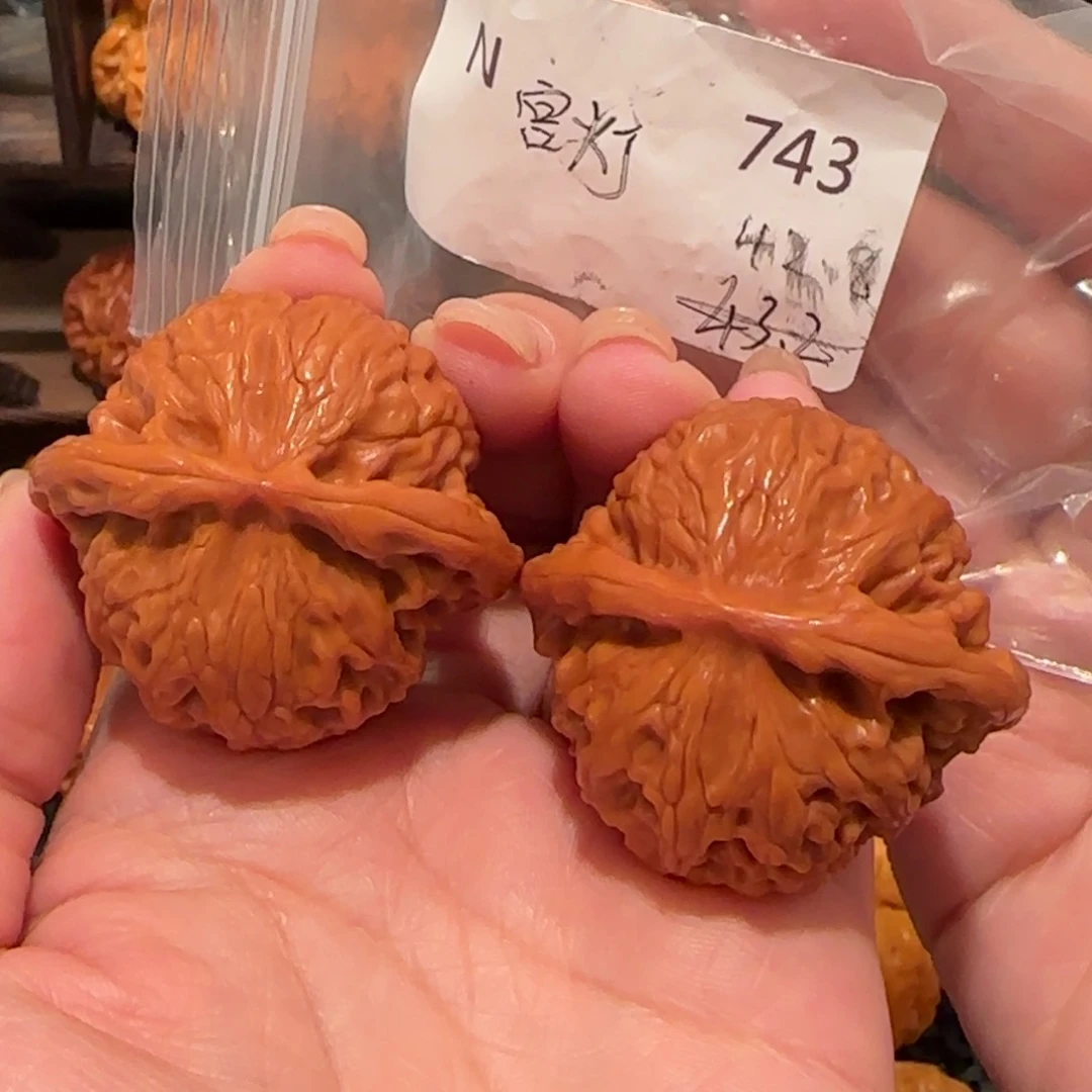 桃核把件花****泣宫灯42精品