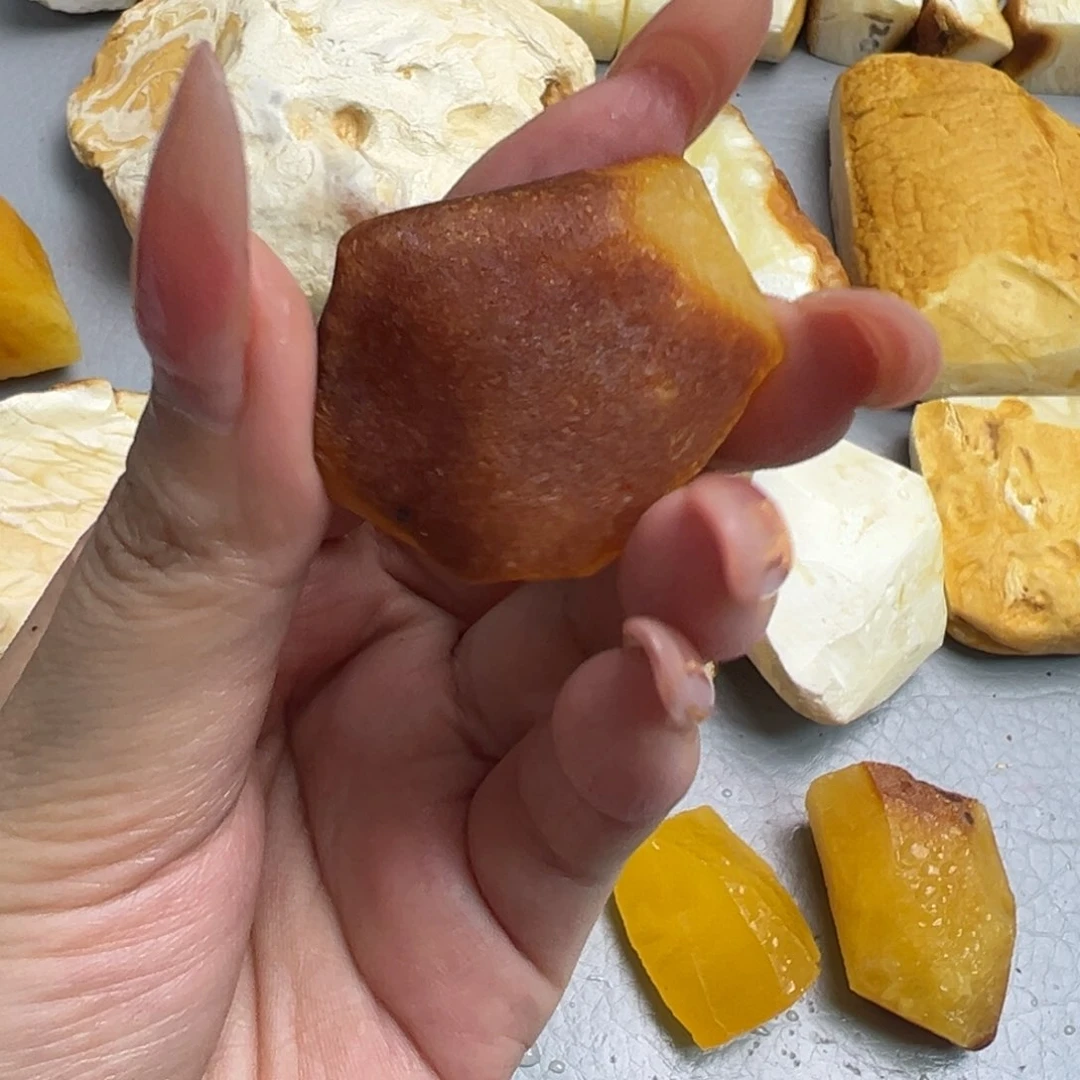 定制琥珀未镶嵌佳*?蜜蜡