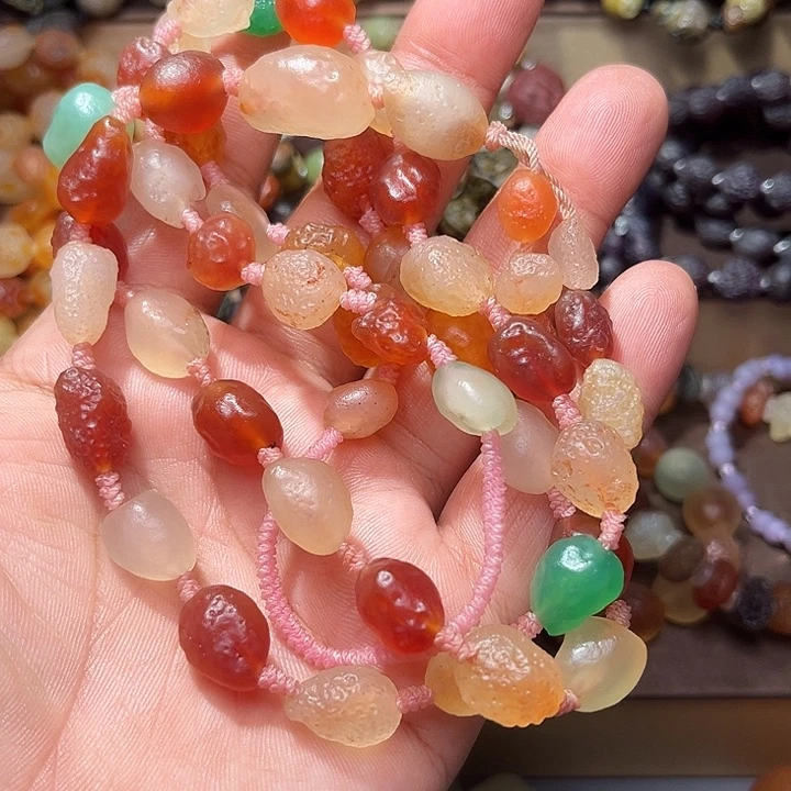 阿拉善彩玛瑙手串