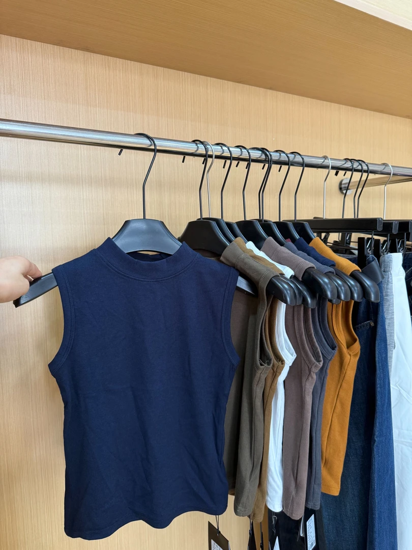 笑笑同款半高领无袖背心