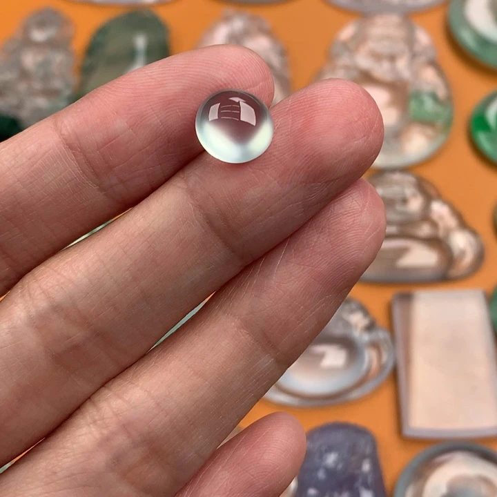 翡翠挂件未镶嵌….