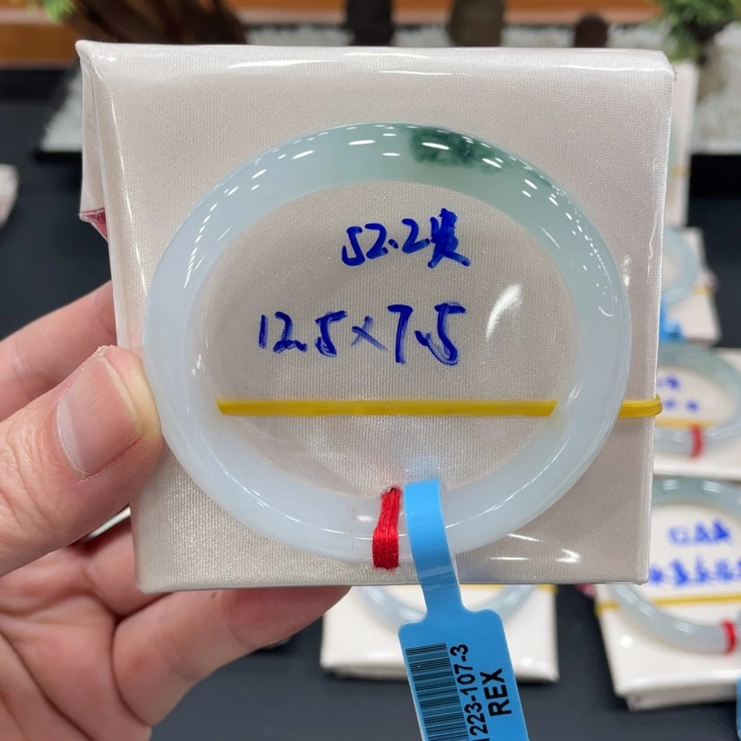 未镶嵌手镯翡翠翡翠
