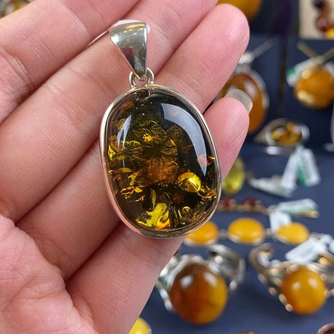 琥珀颈饰银S925镀金镶嵌