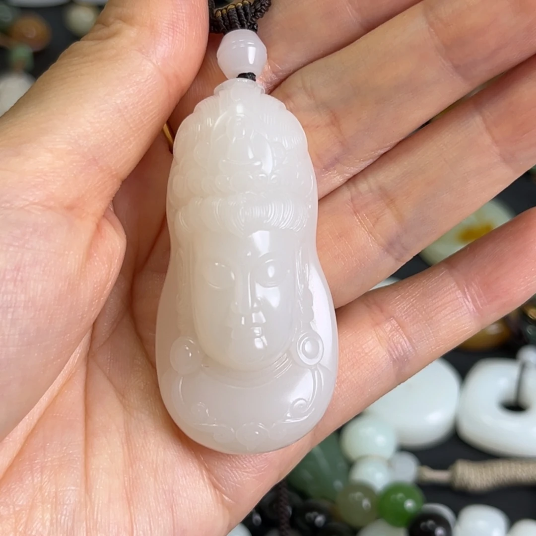 和田玉未镶嵌吊坠(赠链)