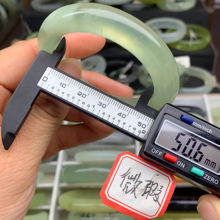 蛇纹石玉未镶嵌手镯703