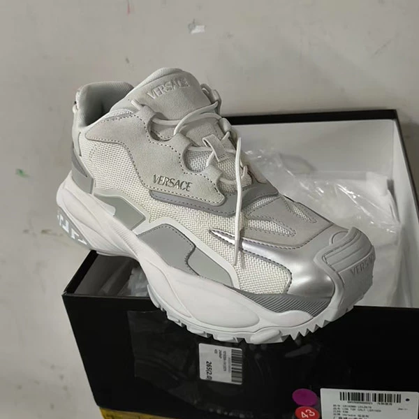 VERSACE范思哲男士牛皮休闲鞋10163061A126792WP4P