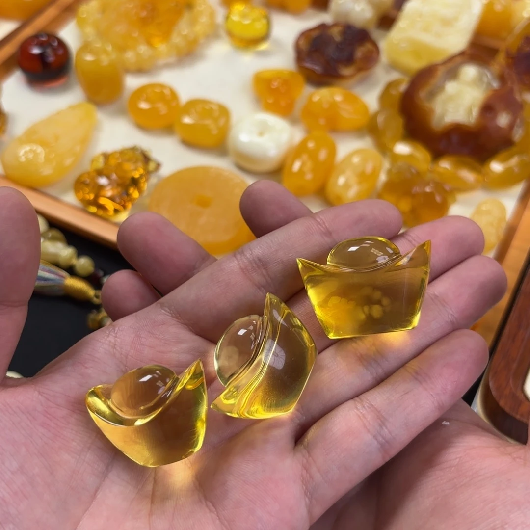 山***哥蜜蜡未镶嵌裸石金元宝