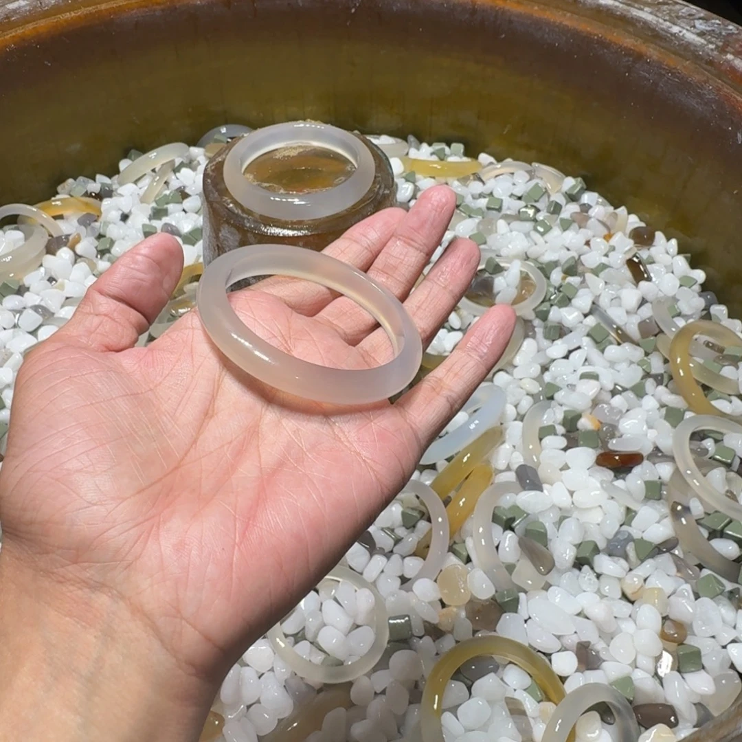 小***铺玛瑙/玉髓未镶嵌手镯