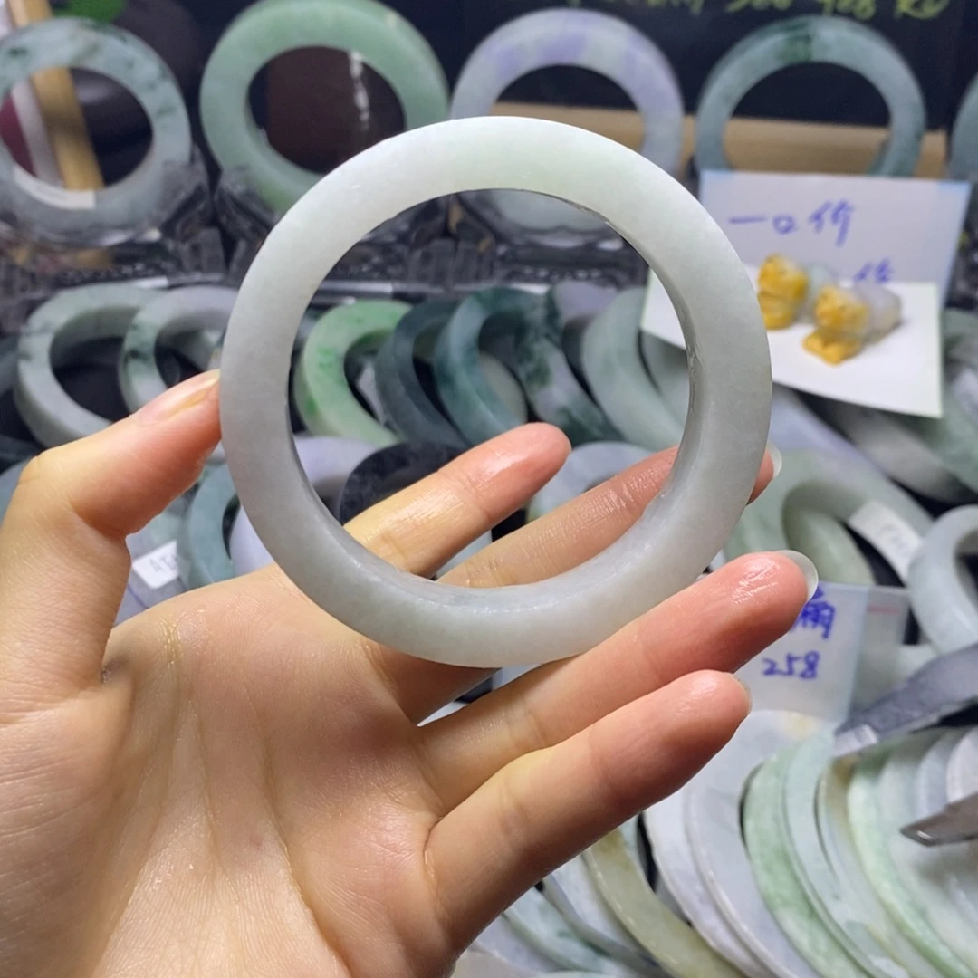 一***下定制翡翠未镶嵌豆子