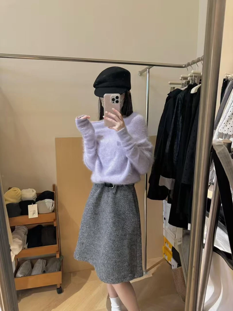 2025秋季新款韩系气质紫色温柔斜肩针织上衣高腰灰色半身裙两件套