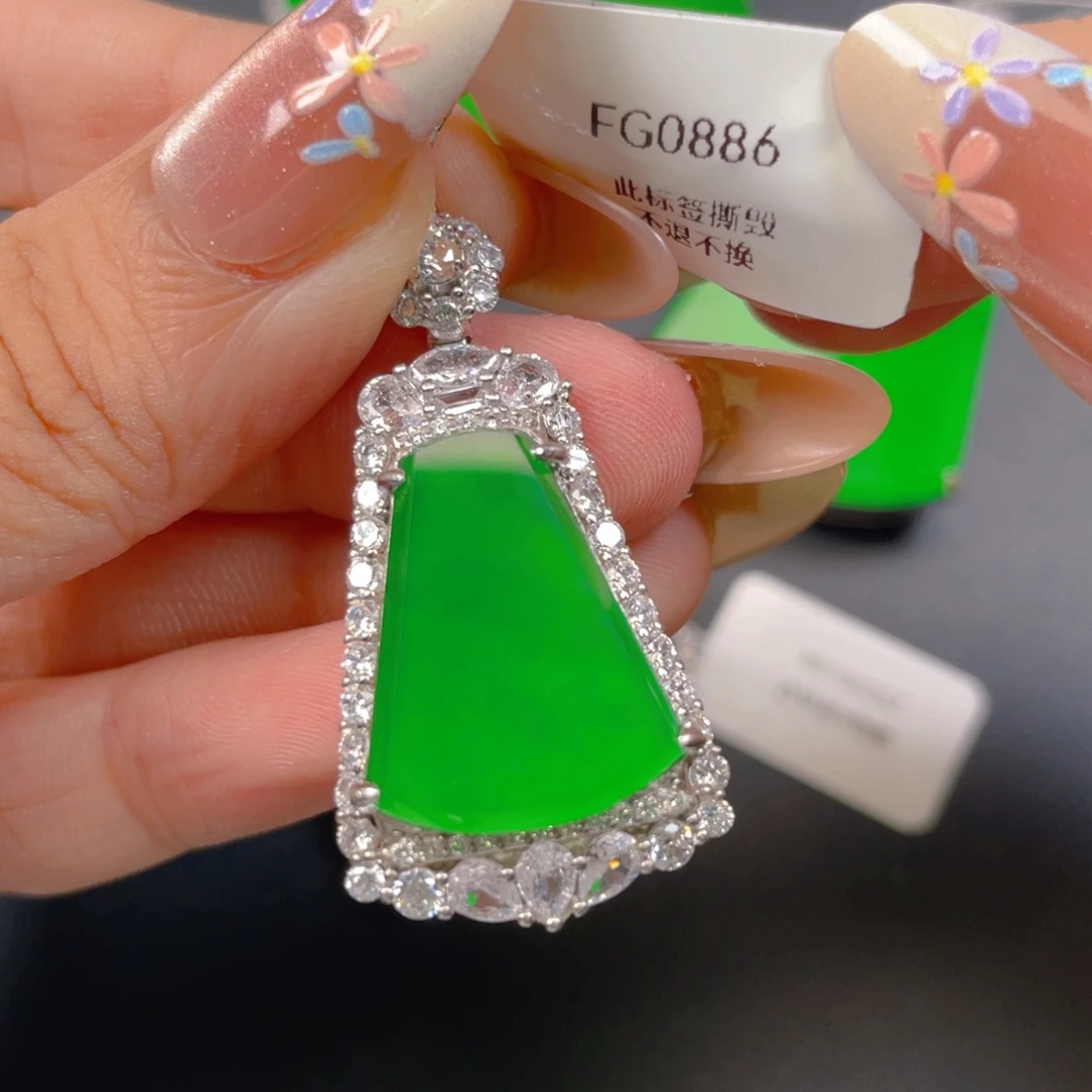 【闪购商品】颈饰银S925镶嵌翡翠翡翠