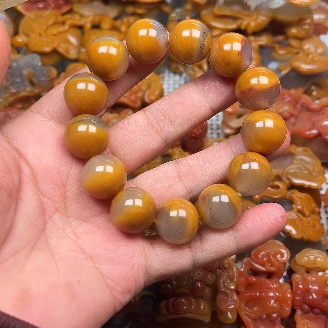 石英质玉（黄龙玉）未镶嵌颈饰