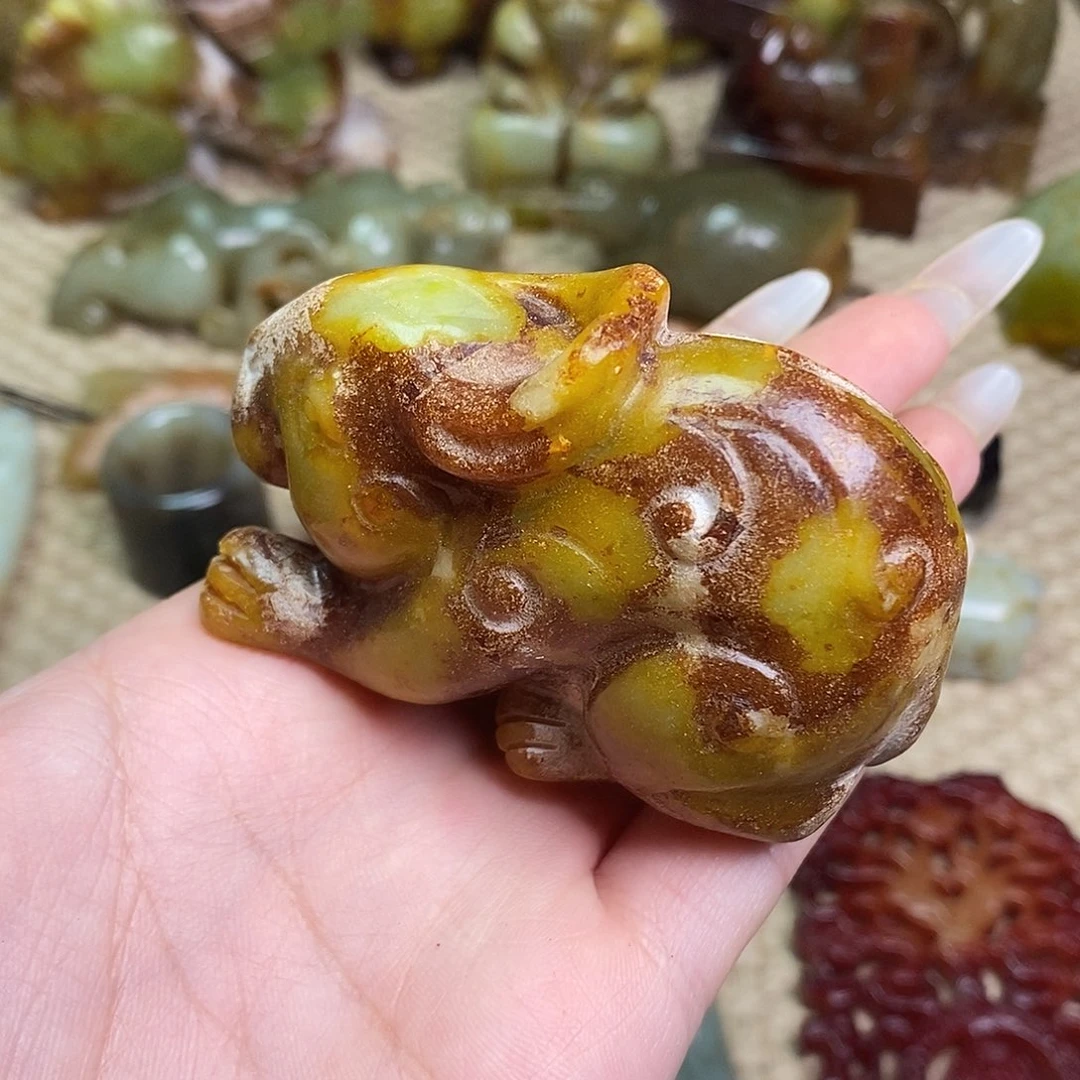 未镶嵌蛇纹石玉颈饰