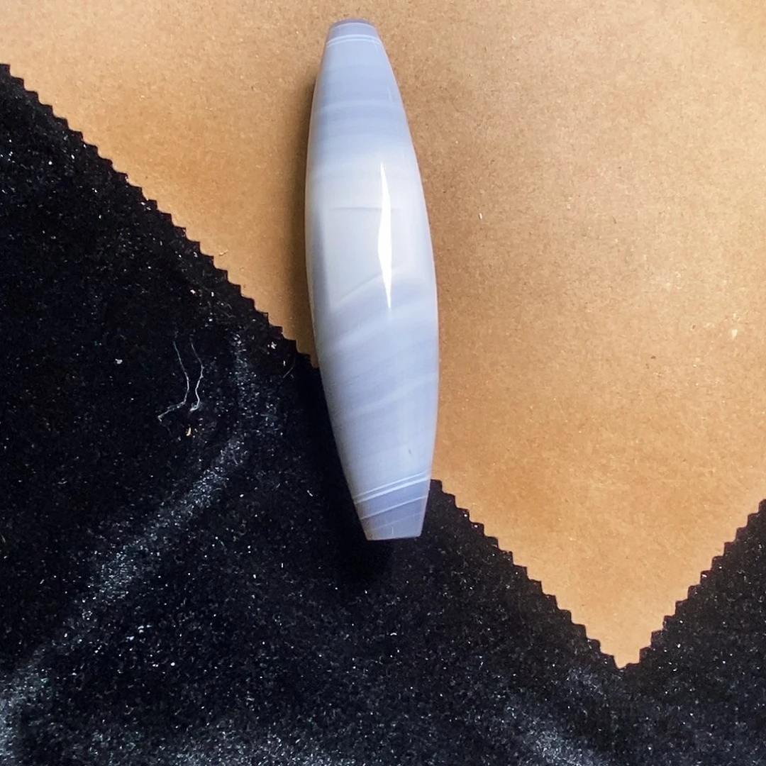 沈***司玛瑙/玉髓未镶嵌颈饰