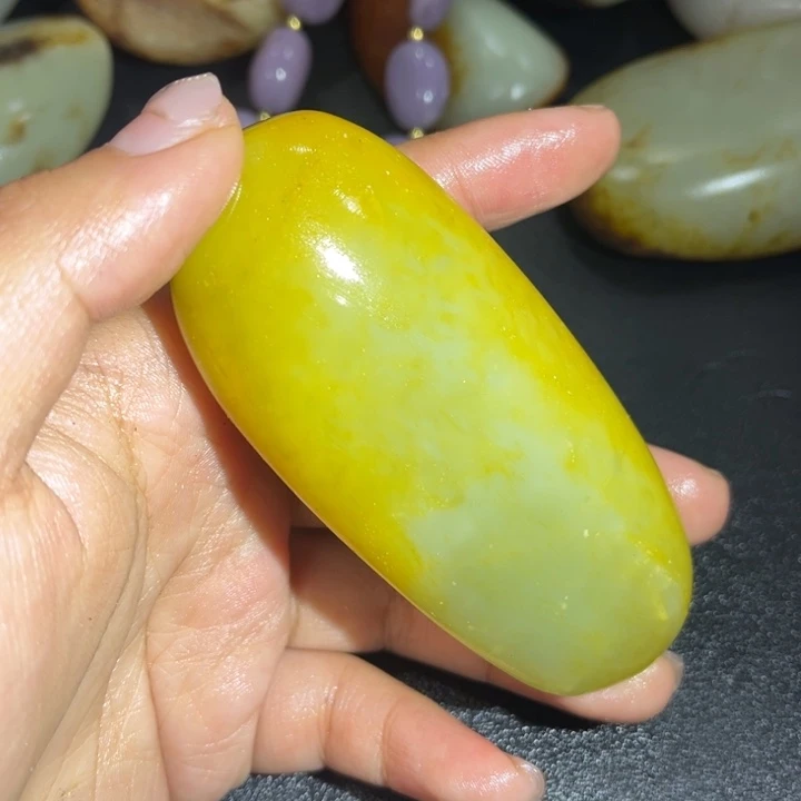 和田玉未镶嵌珠宝奇石