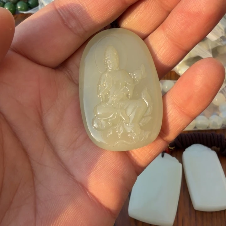 和田玉未镶嵌颈饰