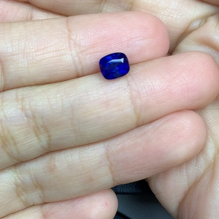 蓝宝石裸石1.6ct皇家蓝蓝宝石